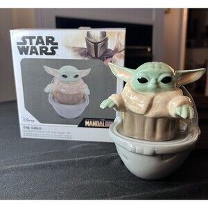 Star Wars Mandalorian The Child Baby Yoda Grogu Ceramic Salt &Pepper Shakers NIB